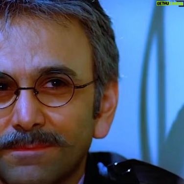 Habib Rezaei - 15.8K Likes - #بازیگری
برایاین قلم امری فوقالعادهمحترم وبسیار انسانیو از اینزاویه مقدس است.هیچ فرایندی درجهان نیستکه تمامی ارکانشرا«انسان»تشکیل داده باشد،جز بازیگری. #بازیگری توسط انسان برای انسان وراجعبه انسان است.اینمیزان اصالتوارزش و ریشه”انسانی”داشتن حیرتانگیز است.
وبازیگریِ درست،کاری نیست که از هر ذهن وذاتیبرآید،نه سال میشناسد نه مدعی.رسما به«عمل»کار برآید.(کهچه نام بامسمیودرستیاست:
#actor که برپایهعمل استوact).هرچه حقیرترش بدانی بیشتر،خودِ ضعفیت را نمایان میسازی وهرچه بیشتر بدانی وبفهمی، عمیقتر در جادویش حیران میشوی.اینها اشارتی بودبه قدر دانه خردل از قلمیکه حدود۳۰سال از ۵۱ سال عمرش را به واقع صرفودر نحو بازیگری نهاده که -فارغ از با ثمر یا بیهوده بودنش-از این بابت خداراشاکر است و این به بهانه مبارکی امروز است که به واقع حق بازیگری استتا در میانه اردی”بهشت”کمی هوایش را داشته باشیم...خسته نباشید همکاران واقعی وپرقدر و پرارج...همین.
#روزبازیگر
#بازیگران
#actor
ساخت ویدئو: @mohamad.motaghi1
@taraneh_alidoosti
@behdad_hamed
@sahardolatshahi
@amirjadidi
@bahramradan
@golfarahani
@ranaazadivar83
@hassanmadjooni
@itsoheil
#عزت_الله_انتظامی
#خسروشکیبایی
#پارساپیروزفر
#بیتافرهی
#شهاب_حسینی
#حبیب_رضایی
