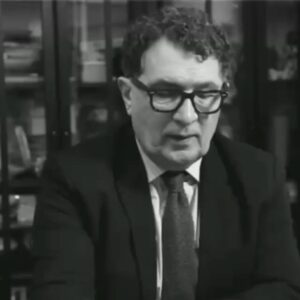 Habib Rezaei Instagram - ازاین ملاقات ناب و گفتگوی حیرت‌انگیز تا مدتها میوه و ثمر جان‌نشین حاصل می‌آید…
کلام خاموش و همه جان،گوش،
وقتی با بغض میگویند:
…به در نمی زند….
همین.

#سایه 
#ابتهاج 
#هوشنگ_ابتهاج 
@masoudbehnoud 
@yaldaebtehaj 
#حبیب_رضایی 
@radiokoob