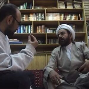 Habib Rezaei Instagram - فیلم #مارمولک همچنان،یکی از بهترین تجربیات این نگارنده در عرصه مشاوره ‌و‌انتخاب و هدایت‌ بازیگر است‌وتاهمیشه هم،خواهدبود… 
البته که سهم‌عمده دراین عیاربالای کسب تجربه،و‌به طور کلی‌،در شکل‌گیری این پروژه و‌خاطره‌سازی به یادماندنی‌آن،بدون تردید متعلق است به توانایی‌وبزرگواری بی‌مثال و اخلاق بی‌نظیر و حرفه‌ای جناب پرستویی که واقعا درتمام مراحل کار،حیرت‌انگیز بود…و‌همچنان در هر همکاری تازه،میبینی که جلاو صیقل‌ِبیشتر و دلنشین‌تری هم یافته.
خدا حفظشان کند…
این بخشی است از فیلم پشت صحنه #مارمولک که با تصویربرداری و کارگردانی @__alitabrizi__ آماده دیدن شده است. تا ببینیم کجا امکان نمایشش فراهم میشود که واقعا دیدنی است…شاید این یک دقیقه نفسی جدا کند از  این هیاهو و گرما و جستجوی بی نتیجه واکسن وترافیک تهمت و صادرات کتمان و …خلاصه تیزر فرضش کنید برای‌وعده نمایش کامل فیلم پشت صحنه انشالله.
برای هم
دعا کنیم …همین.

‏@parvizparastouei 
‏@kamaaltabrizi 
‏@__alitabrizi__ 
#پیمان_قاسم_خانی 
#حبیب_رضایی 
‏@panipana