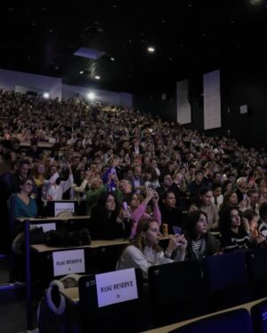 Hadj Ali Menad Instagram - Super événement fin 2022 avec @himysu_ieseg @ieseg_school @code_acting_studio #acting #comedia #concours