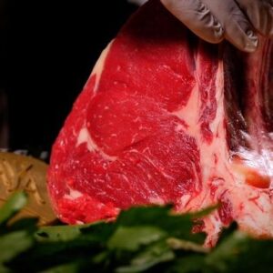 Hadj Ali Menad Instagram - Spot PUB viande 🥩 @ayabio.fr meilleur viande.  Réal 🎥 HAM @hadjalimenad @frenchcutlife  #viande #vianderouge #bio #halal #halalrestaurant #qualité #art_of_japan_ #pub #publicité