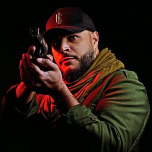 Hadj Ali Menad Instagram - En action by @kytaofrenchcut @frenchcutlife @code_dacting #action #actor #coaching #acting #comdien #casting #acteurs #acteuralgerien #realisateur #fauda #series