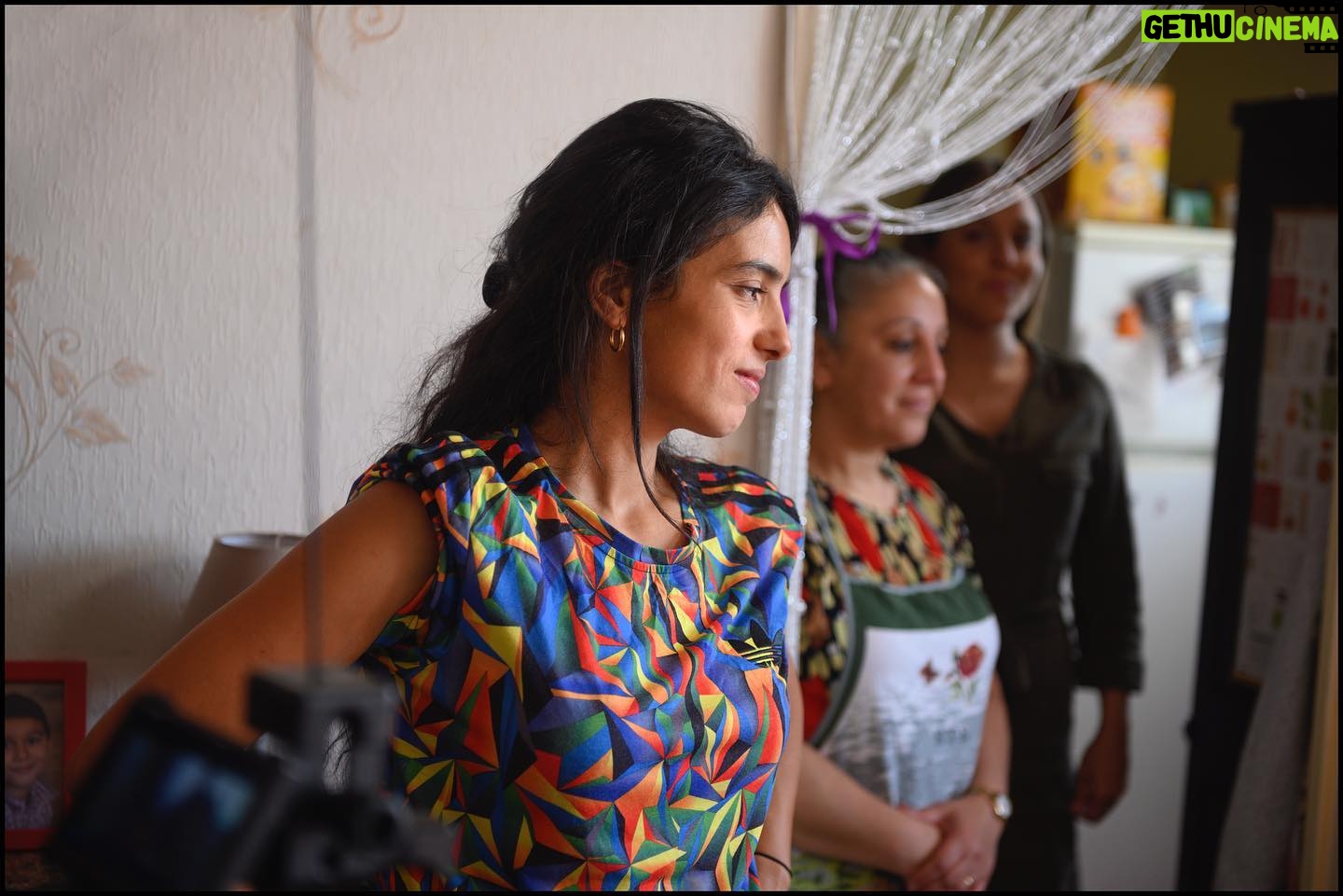 Hafsia Herzi - 3.5K Likes - Sur le tournage de #bonnemere sortie le 21 juillet 2021 🎬 produit par @saidbensaid66 @festivaldecannes #uncertainregard