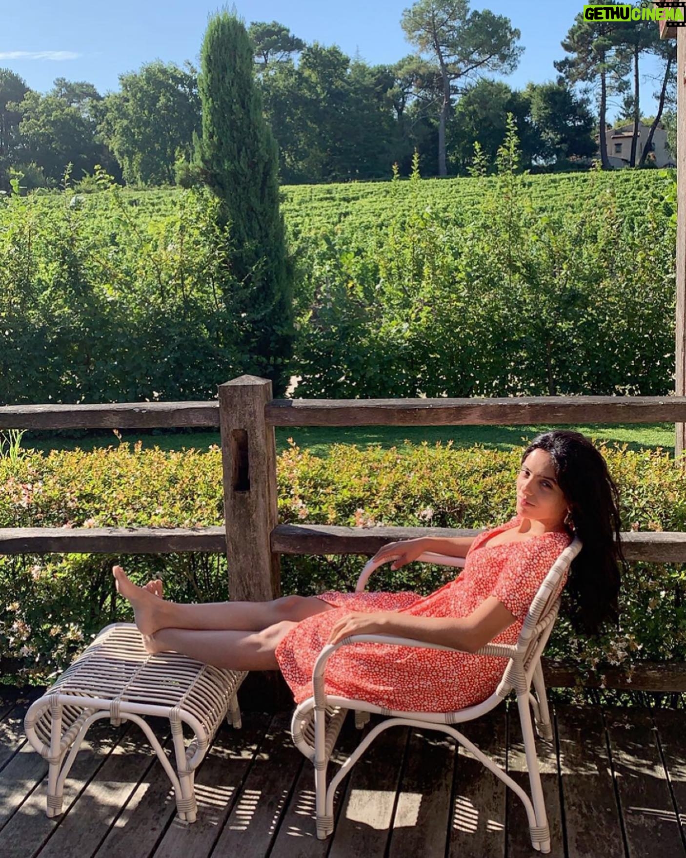 Hafsia Herzi - 1.7K Likes - Endroit magnifique @lessourcesdecaudalie @caudalie #lessourcesdecaudalie merci pour le merveilleux accueil 🍀☀️#spa #detente #bienetre #tumeritesunamour @sezane