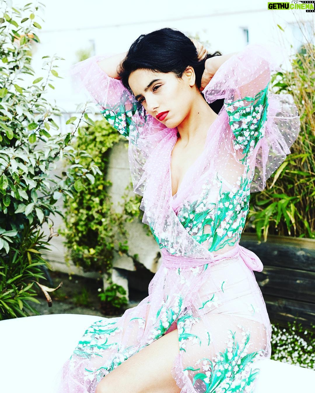 Hafsia Herzi - 1.1K Likes - #photo @sylviecastioni pour @technikart_mag @clembonnier #makeup #hairstyle @laetidel.mua #stylism @nelly_goncalves 🌷
