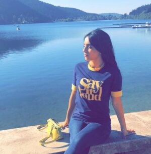 Hafsia Herzi Instagram - Le cancer du sein parlons-en ! Chaque photo, regram ou post de ce tee-shirt rapportera 1 euro à l’association @parlonsen disponible sur le site bash paris ou en boutique @bashparis #bashpinkoctober #sayitloudwithbash #sayitloud 💕