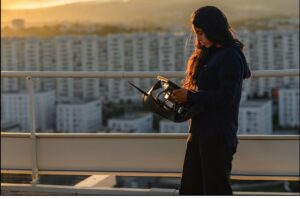 Hafsia Herzi Instagram - Clap de fin à Marseille pour mon second long métrage #nora un grand merci au producteur @saidbensaid66 et toute l’équipe #marseille #quartiernord #cinéma #2021 #photo @guyferrandis 🎬