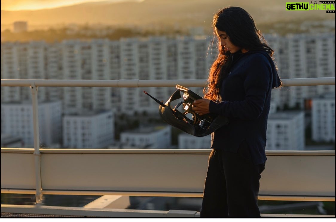 Hafsia Herzi - 3.4K Likes - Clap de fin à Marseille pour mon second long métrage #nora un grand merci au producteur @saidbensaid66 et toute l’équipe #marseille #quartiernord #cinéma #2021 #photo @guyferrandis 🎬