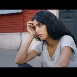 Hafsia Herzi Instagram - Extrait de #tumeritesunamour avec @jlaheurte et @myriamdjeljeli sortie dans les salles en septembre 2019 , projection le 7 juin à 19h30 à la cinémathèque française dans le cadre de la reprise de la @semaine_de_la_critique @festivaldecannes réservation sur le site de la cinémathèque. 🥰#youdeservealover 🎬