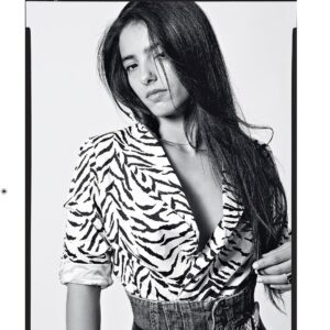 Hafsia Herzi Instagram - Merci @glamouritalia @genesetalents #photo @sylviecastioni 💕 #makeup @lisalegrand_makeup #hairstyle @martyn.foss.calder