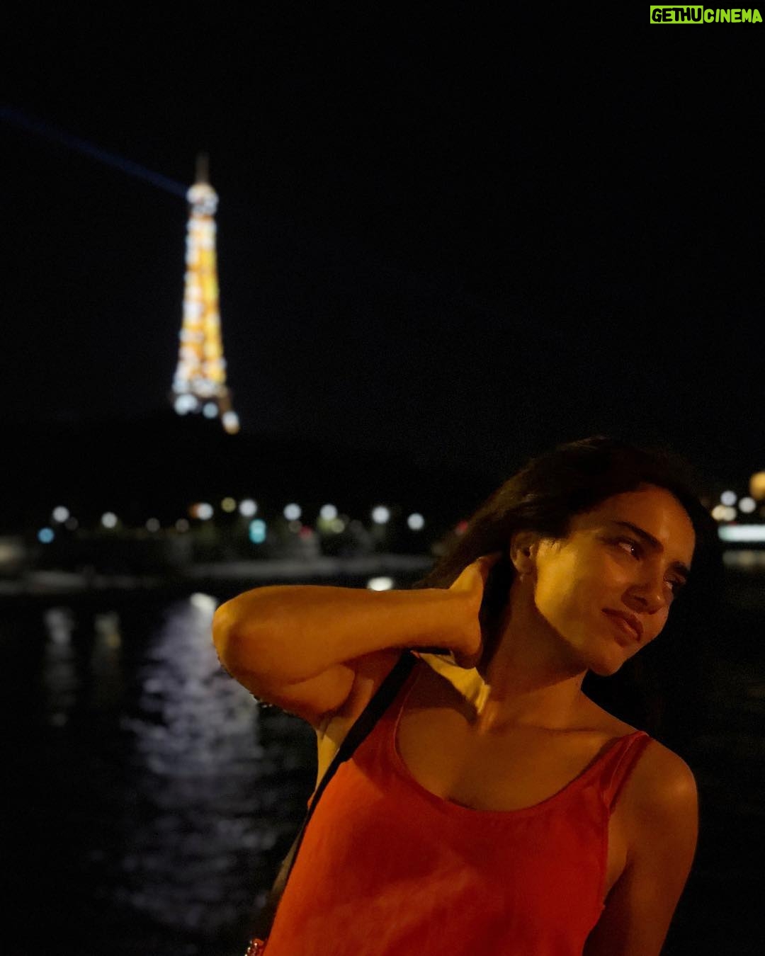 Hafsia Herzi - 1.1K Likes - #lastnight #paris #eiffeltower 🍀