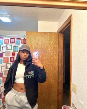 Hailey Kilgore Instagram - I’m just here so I don’t get fined