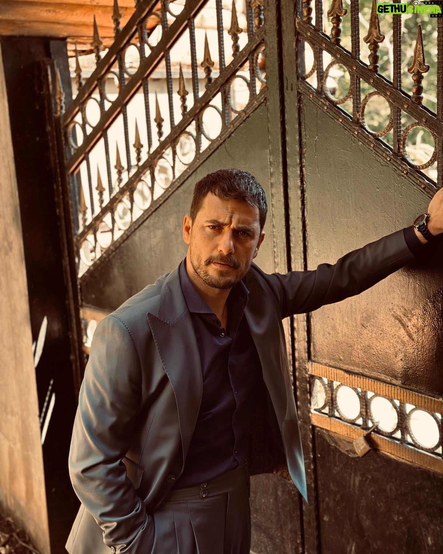 Hakan Dinçkol - 3 Likes - Door orada 🕴🏻