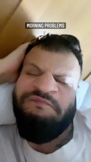 Hakan Hassan Instagram - “Good morning babe how u doing” #lol #jokes #banter #morning #glory