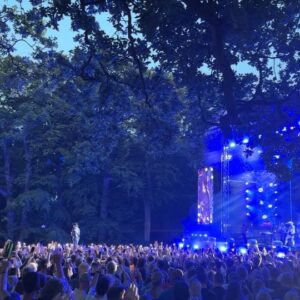 Håkan Hellström Instagram - Helsingborg! Tuuusen tack för en oförglömlig kväll och natt. Ni är sannerligen otroliga. Och vi är lyckostar som får göra om det redan ikväll. Tack också till Henke för lånet av din underbara stad. 
Peace n Luv ❤️🙏
-Håkan