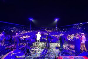 Håkan Hellström Instagram - Kära publik! Stockholm! Lasse Winnerbäck! Lucianoz! Sången, sommarnatten, värmen i stadionkitteln! Den ljuvliga, melankoliska, annalkande hösten, peace and love, pride and understanding! 
Inpräntat i hjärtat mitt så länge det slår!❤️🌈🔥
-Håkan

📸 Annika Berglund
