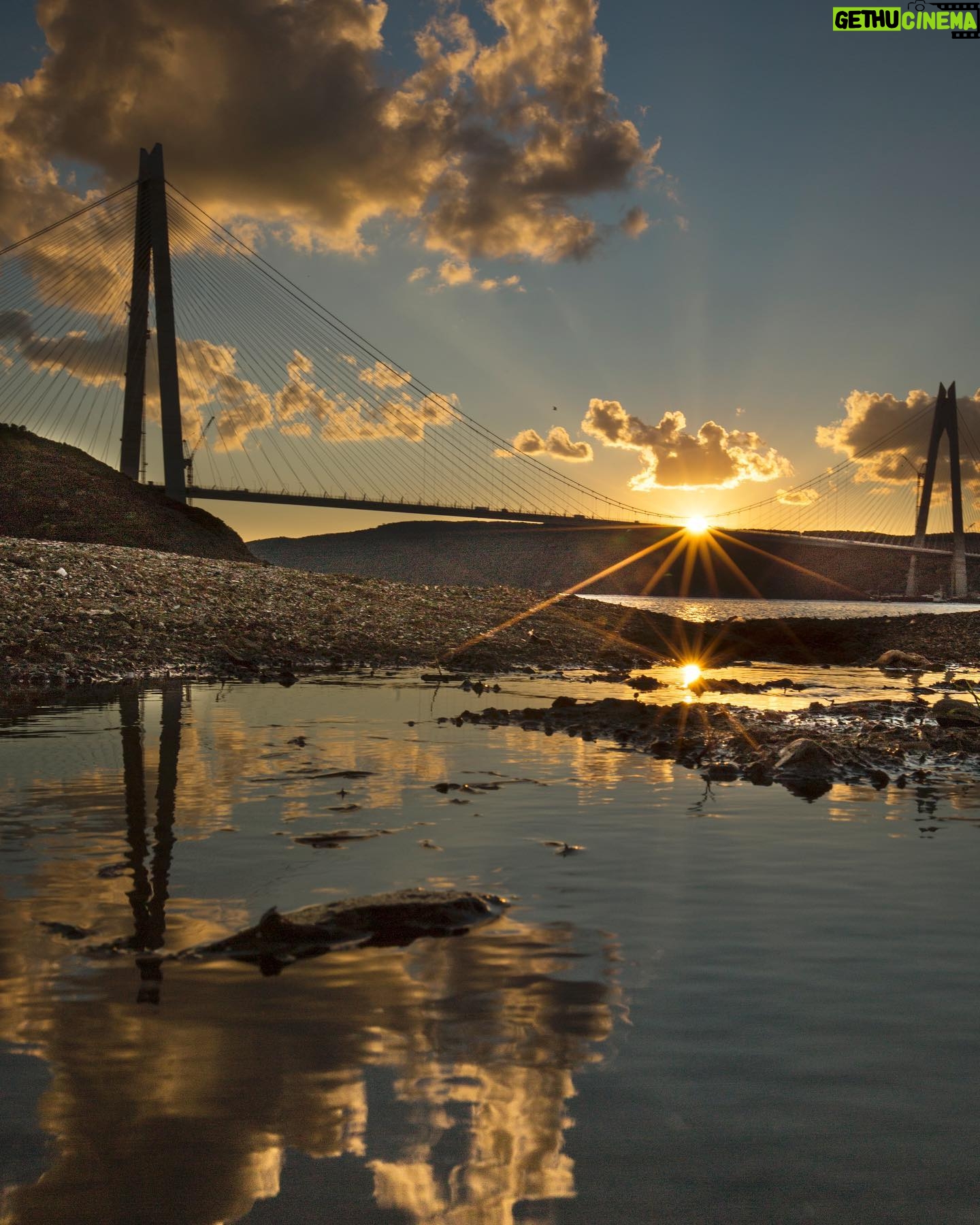 Hakan Ka - 2.7K Likes - Poyrazkƶy plajında Ƨektim bu fotoÄrafı, yanımda kahve termosum, sadece dalga sesleri ve martılar. Bu serinin hava karardıktan sonrası da var ki fena ššš» paylaÅırım onları da