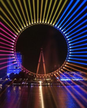 Hakan Ka Instagram - London Eye / 2018 
Işıl Işıl / zoom out