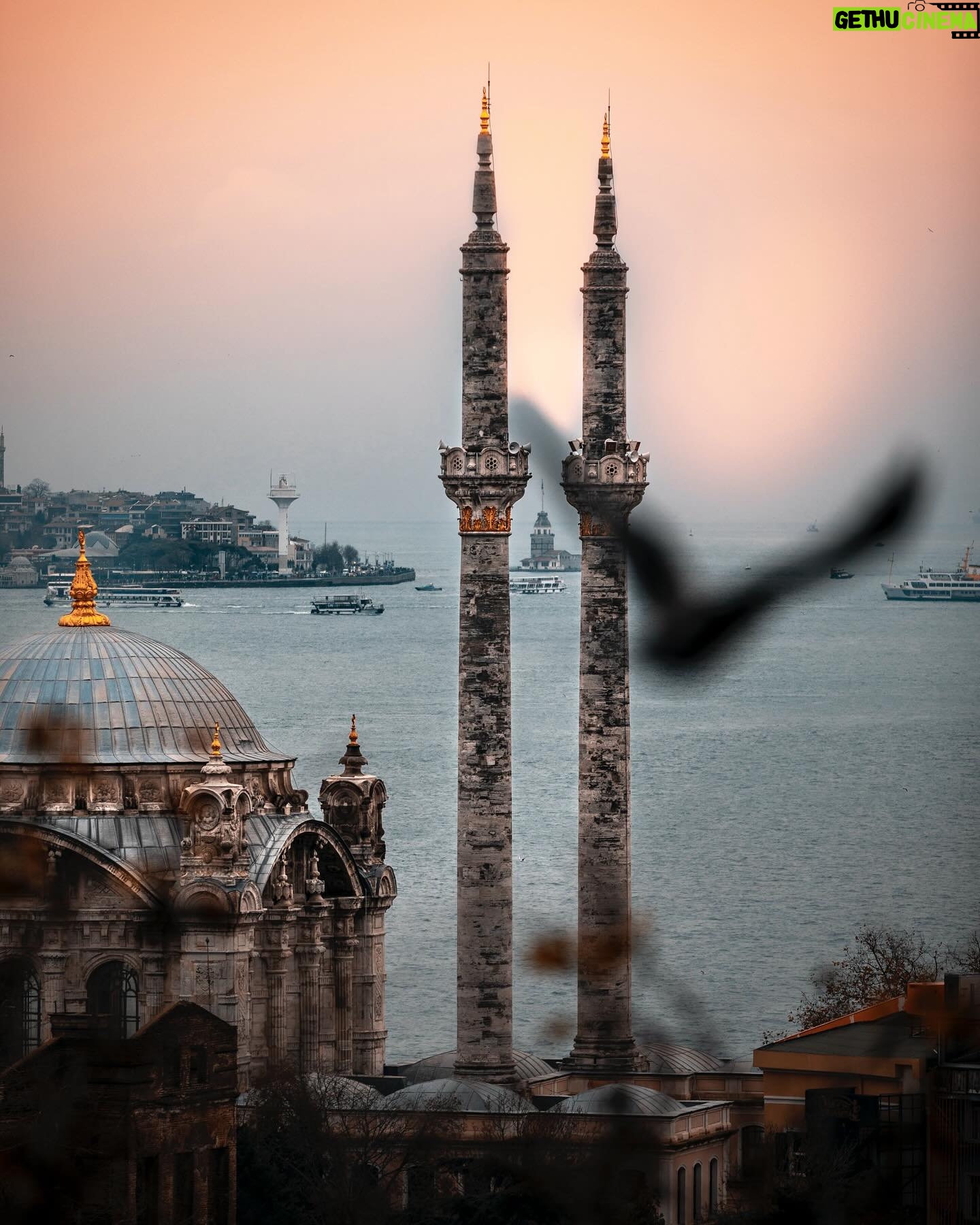 Hakan Ka - 1.6K Likes - Çook uzaklarda kaldım buralardan, işin enteresan tarafı fotoğraf da çekemiyorum. Olsa da bir organizasyon çeksek…
Mutlu akşamlar.