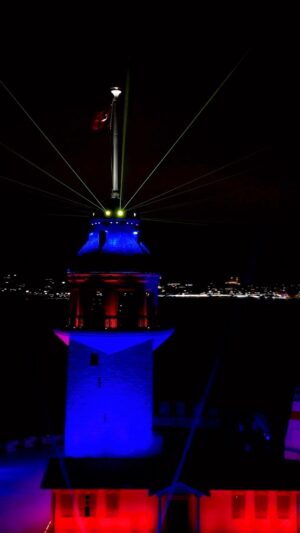 Hakan Ka Instagram - Kız kulesi ışık gösterisi 😍

#kızkulesi #maidentower #istanbul #uskudar #üsküdarsahil