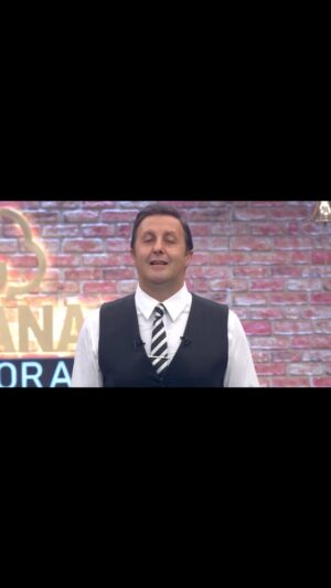Hakan Ka Instagram - Gencecik şirketim @iyiislerofisi ‘nin Digital içerik üretimi ve program oluşumuna içerik desteği verdiği, Türkiye’nin en iyi prodüksiyon şirketlerinden @pervasizyapim ‘ın yapımcılığını yaptığı, dünyaca ünlü @tbwaistanbul ‘un da yapım ve koordinasyonunu yaptığı @kazananrestoran bu akşam saat 20’de @foxturkiye ekranlarında olacak… 

Ülkenin en iyi sunucusu @pervasiz İlker Ayrık’ın sunduğu yarışmada, dünyaca tanınmış ünlü restoranlarda ünlü şeflerle çalışmış, pek çok ünlü restoranın kurucu danışmanı @chefmuratbozok da stüdyoda yarışmacılarla olacak…

@gamzecizreli ve @cuneytasan gibi ülkenin dünya çapında tanınan iki ünlü restoran Patronundan yatırım alma şansına sahip yarışmacılardan birisi  ayrıca 500.000 TL  büyük ödülün sahibi olacak…

İyi İşler, İyi İzler peşindeyiz…