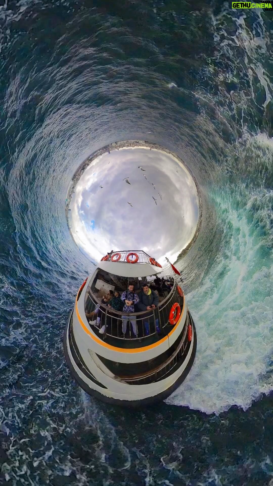 Hakan Ka - 1.7K Likes - Aşık ol - ol bitmez bu İstanbul. Bakmasını bilene her günü başka bir güzellik, başka bir macera.
Derin - Derya İstanbul ❤️🙏❤️
#istanbul #vapur #insta360x3 #insta360 #Türkiye #deniz #sea @insta360turkiye @insta360 #anadolugram @anadolugram