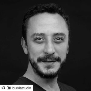 Hakan Karsak Instagram - #Repost @burkiastudio (@get_repost)
・・・
#hakankarsak gerek verdigi pozlar gerek #kenancoban 'a verdirdigi pozlarla zamanin nasil gectigini anlamadik :) #headshot #actor #movie #atv #portrait #balckandwhite #photography #studio #photostudio

Canlar..sagolun varolun..iyiki varsiniz..