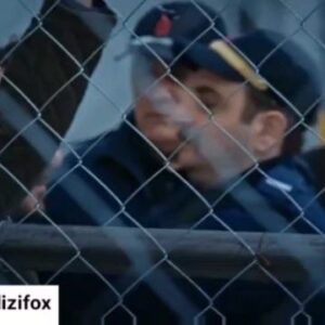 Hakan Karsak Instagram - Ana yüreği işte....😎😎😁

#repost @mahkumdizifox @repost.user
Müdür oyuna geldi! 😅 #Mahkum @foxturkiye