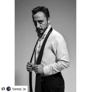 Hakan Karsak Instagram - #Repost @bereal_le (@get_repost)
・・・
Look.
@hakankarsak 
Studio @isikizi 
#photo#canon#look#istanbul#hakankarsak#portrait#blackandwhite