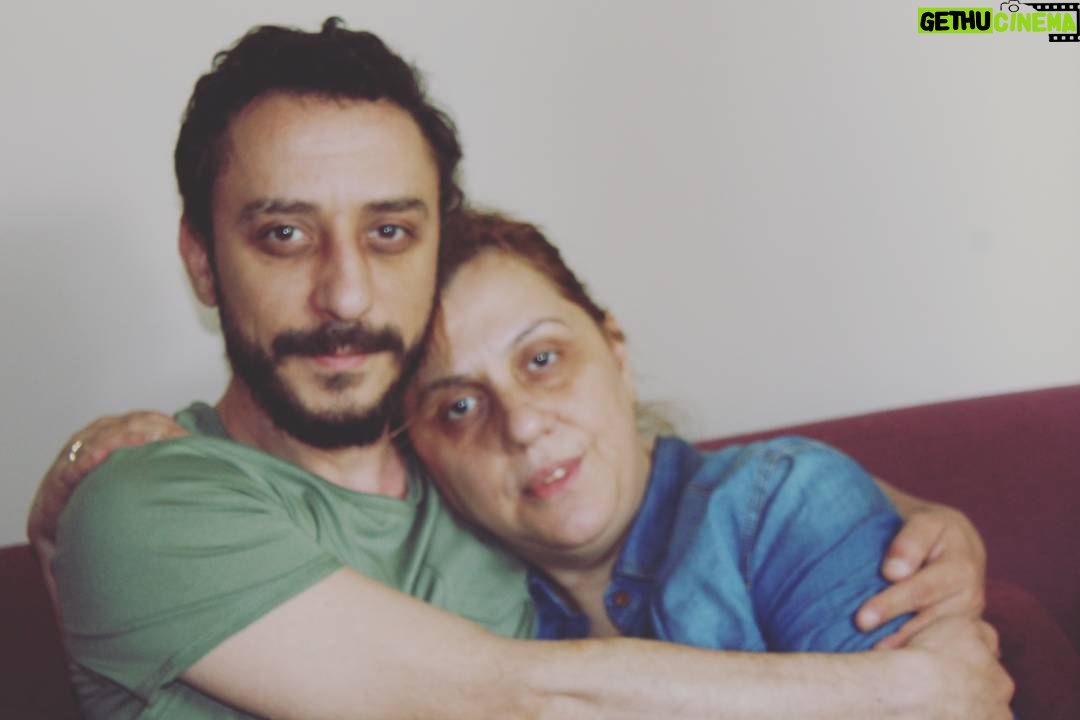Hakan Karsak - 4.5K Likes - Benim canım,anne yarım,arkadaşım,sırdaşım,herşeyim..
Canım ablam.
İyiki doğdun,iyiki senin kardeşinim..