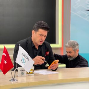 Hakan Ural Instagram - “Hakan Ural’la Neyse O” her Cuma saat 20:00’de YouTube’da yayında olacak. İzlerken hem bilgileneceğiniz hem de eğleneceğiniz içeriklerler hazırlanıyor.

Hakan Ural’la Neyse O … @hakanuralneyseo 

Her Cuma 20:00’de YouTube Hakanuralofficial sayfasında…

Ee, bizde “Neyse O” 

#HakanUral #HakanUrallaNeyseO