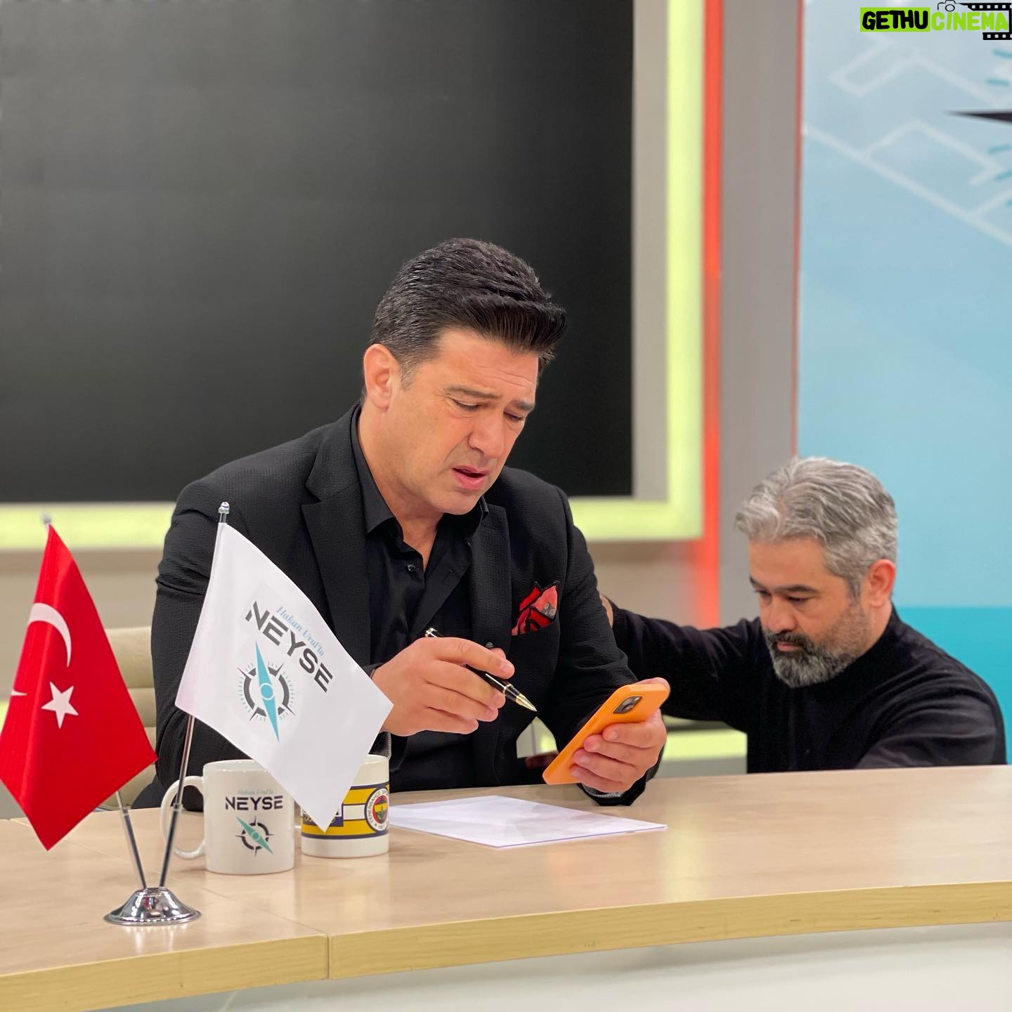Hakan Ural - 41K Likes - “Hakan Ural’la Neyse O” her Cuma saat 20:00’de YouTube’da yayında olacak. İzlerken hem bilgileneceğiniz hem de eğleneceğiniz içeriklerler hazırlanıyor.
Hakan Ural’la Neyse O … @hakanuralneyseo
Her Cuma 20:00’de YouTube Hakanuralofficial sayfasında…
Ee, bizde “Neyse O”
#HakanUral #HakanUrallaNeyseO