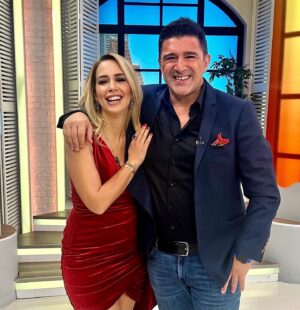 Hakan Ural Instagram - 2024 ün ilk paylaşımı 2023 son yayınından gelsin ❣️🧿 @nurtugbaalgul  Dost , arkadaş , iş ortağım ve hatta ailem gibi ❤️🧿🧿🧿🧿🧿🧿