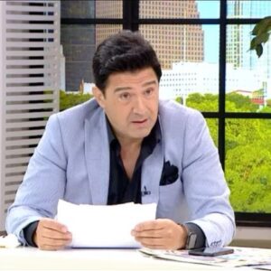 Hakan Ural Instagram - İlişkilere dair bildiğimiz kadarı ile tüyolar ! 😂