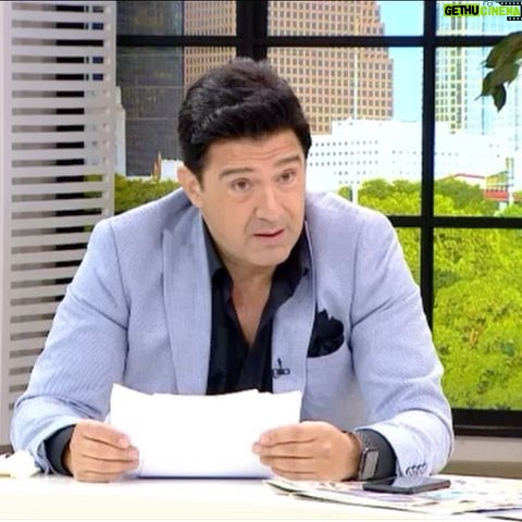 Hakan Ural - 24K Likes - İlişkilere dair bildiğimiz kadarı ile tüyolar ! 😂