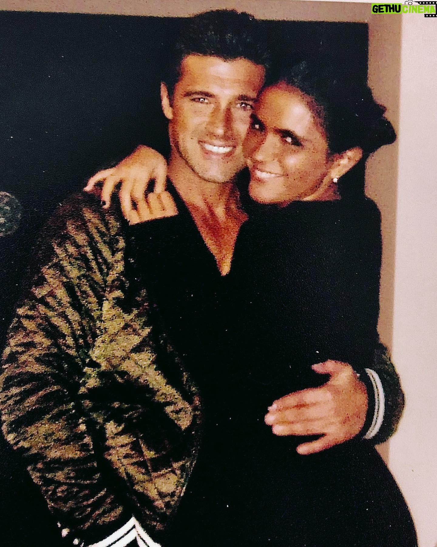Hakan Ural - 32.9K Likes - Ezgi Ural ❤️🧿☘️ Temiz kalpli , dürüst ,akıllı zeki , iyi anne hatta mükemmel , çalışkan , kaliteli , iyi bir eş , iyi bi evlat , iyi bi abla hatta genel olarak tüm ailesi için gereken vasıflara sahip , vicdanlı , saygılı , esprili , vizyonlu , çok güzel , tölerasyonlu , fedakar ....Kısacası çok şanslıyım 💕🧿 İnşallah sağlıkla birlikte uzun ömrümüz olur canım minik yağmur tanesi damlası eşim hayat arkadaşım minik çocuğumun minik annesi 🦋
