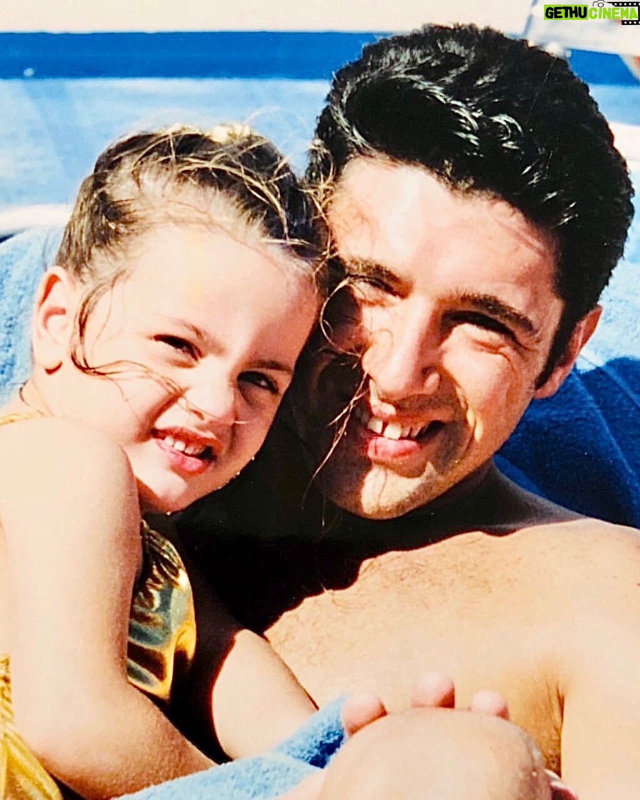 Hakan Ural - 29.6K Likes - Canım kızım ışık hızıyla büyüdün sanki ❤️ @melissaural