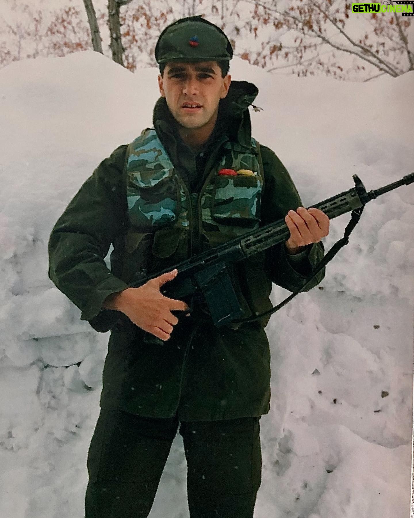 Hakan Ural - 20.7K Likes - Askerlik .....18 ay ...acemi birliği Hatay serinyol antakya ....usta birliği Van Komutanlar hatay serinyol erhan ekiz usta birliği Van Orhan ballı paşam .... 30 seneye yakın olmuş 😇