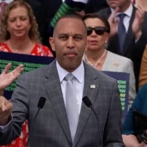 Hakeem Jeffries Instagram - House Democrats are fighting for reproductive freedom with the fierce urgency of now ⚖️⚖️⚖️🇺🇸🇺🇸🇺🇸