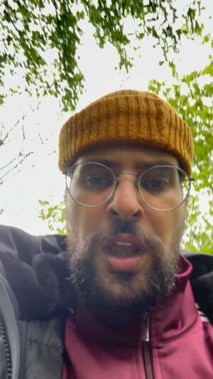 Hakim Jemili Instagram - J’ai reçu un vocal de 19:42 sur whatsapp

Devoir mettre sa vie entre parenthèse pour vous écouter . Vous devriez avoir honte !