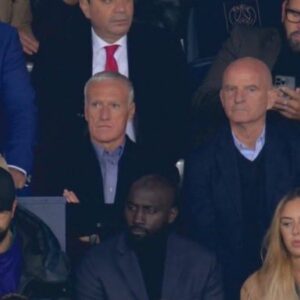 Hakim Jemili Instagram - A ce moment là j’me disais : « inshAllah je remplace Pogba ou Kanté » en boucle dans ma tête !!