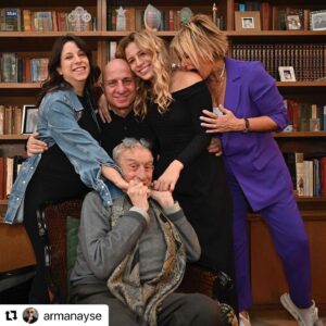 Haldun Dormen Instagram - #Repost @armanayse with @use.repost
・・・
Sevince ısıranlar ya diş sıkanlar elini kaldırsın 😂🙈
@haldundormen @omerdormen @yasemindormen @alyadormen 👆👆👆