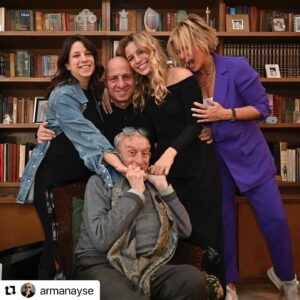 Haldun Dormen Instagram - #Repost @armanayse with @use.repost
・・・
Sevince ısıranlar ya diş sıkanlar elini kaldırsın 😂🙈
@haldundormen @omerdormen @yasemindormen @alyadormen 👆👆👆