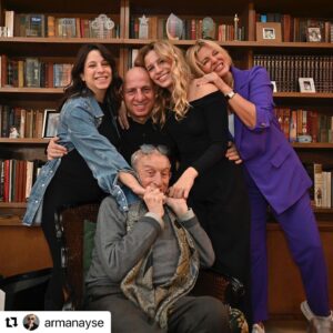 Haldun Dormen Instagram - #Repost @armanayse with @use.repost
・・・
Sevince ısıranlar ya diş sıkanlar elini kaldırsın 😂🙈
@haldundormen @omerdormen @yasemindormen @alyadormen 👆👆👆