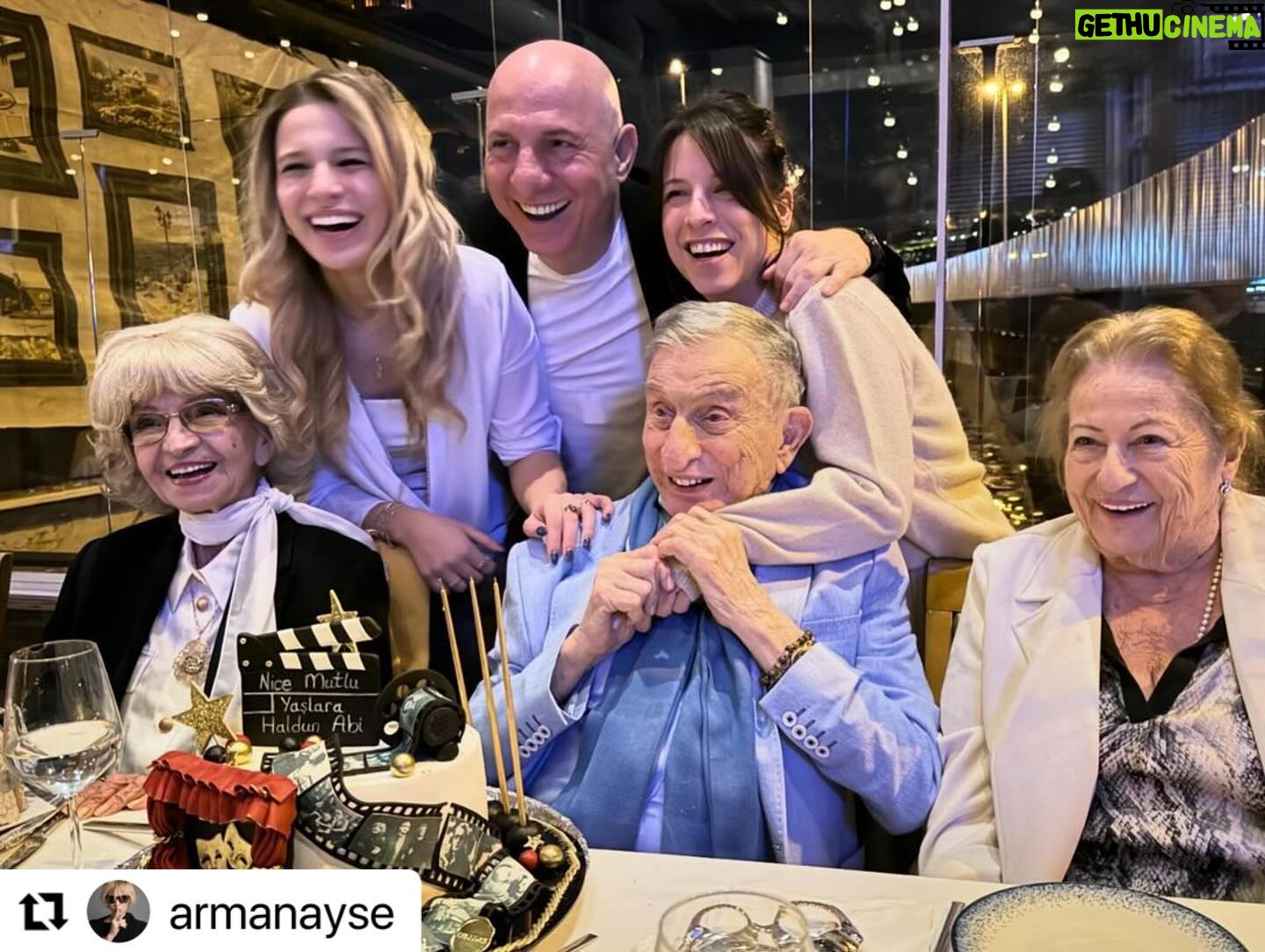 Haldun Dormen - 4.9K Likes - #Repost @armanayse with @use.repost
ć»ć»ć»
Nefisss bi geceydišš
@haldundormen ve @goksel_kortay āa nice saÄlıklı, mutlu yıllaaaaršš
Aile bi aradaydı Arnavutkƶy Mira Balıkāta, coÅkuyla iki duayenin doÄum gününü kutladıkkk @haldundormen @goksel_kortay ššš @omerdormen @guldenbuyukucak @yasemindormen @altuggultan @alyadormen @jozefarden @dormenakademi @huseyingulhuy @ekingulhuy @alialtug @aycabingol1 @osmanyilmaaz @rabianuraltinok @desakgul @bigekirca @serpilgunseli