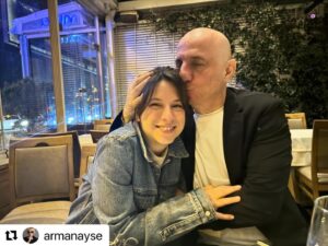 Haldun Dormen Instagram - #Repost @armanayse with @use.repost
・・・
Nefisss bi geceydi💕💕
@haldundormen ve @goksel_kortay ‘a nice sağlıklı, mutlu yıllaaaar🎭🎭
Aile bi aradaydı Arnavutköy Mira Balık’ta, coşkuyla iki duayenin doğum gününü kutladıkkk @haldundormen @goksel_kortay 🎉🎉🎉 @omerdormen @guldenbuyukucak @yasemindormen @altuggultan @alyadormen @jozefarden @dormenakademi @huseyingulhuy @ekingulhuy @alialtug @aycabingol1 @osmanyilmaaz @rabianuraltinok @desakgul @bigekirca @serpilgunseli