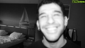 Halil Babür Instagram - rifatın fotoğraf makinası var. retro böyle. sokak fotoğrafçıları kullanıyomuş, burda avrupadan ucuzmuş falan. abi.

abi neyse ya.

@ahmetrifatsungar