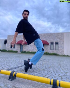Halil İbrahim Demirkıran Instagram - This pose belongs to Halil Demirkıran… 
#grjdnm #shooting #modeling #model #halildemirkıran #keşfet #fashionstyle #fashion #fashionista #istanbul #turkey #westmarina