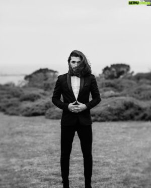 Halil İbrahim Demirkıran Instagram - Black & white sometimes. ⚜️
Photography : @hasanalkan_ @seherkandiloglu