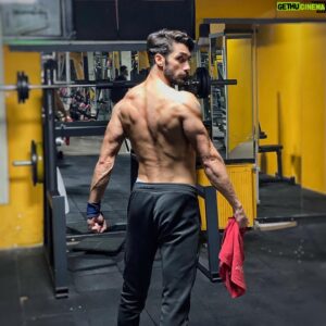 Halil İbrahim Demirkıran Instagram - Laissez votre douleur être votre plus grande force.  #model #modeling #gym #gymmotivation #halildemirkıran #keşfet #actor